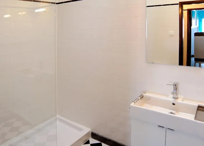 Omega White 波尔图